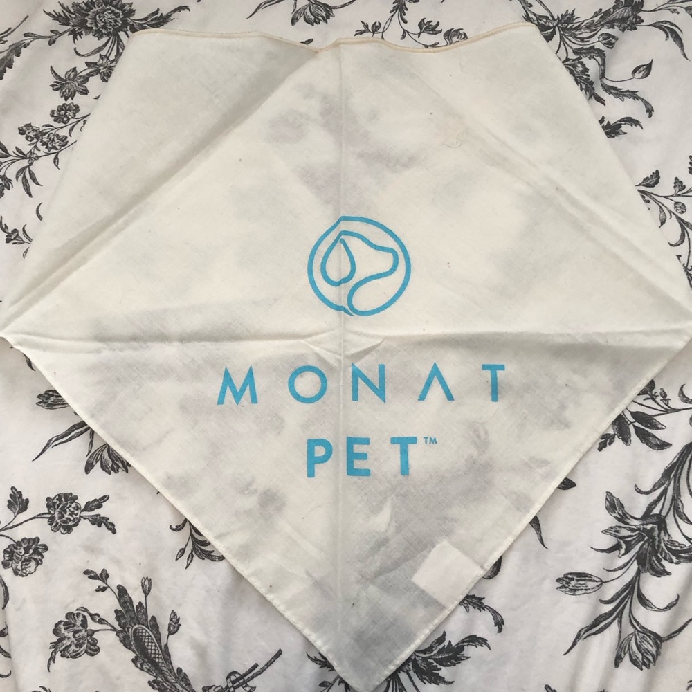 Monat pet bandana